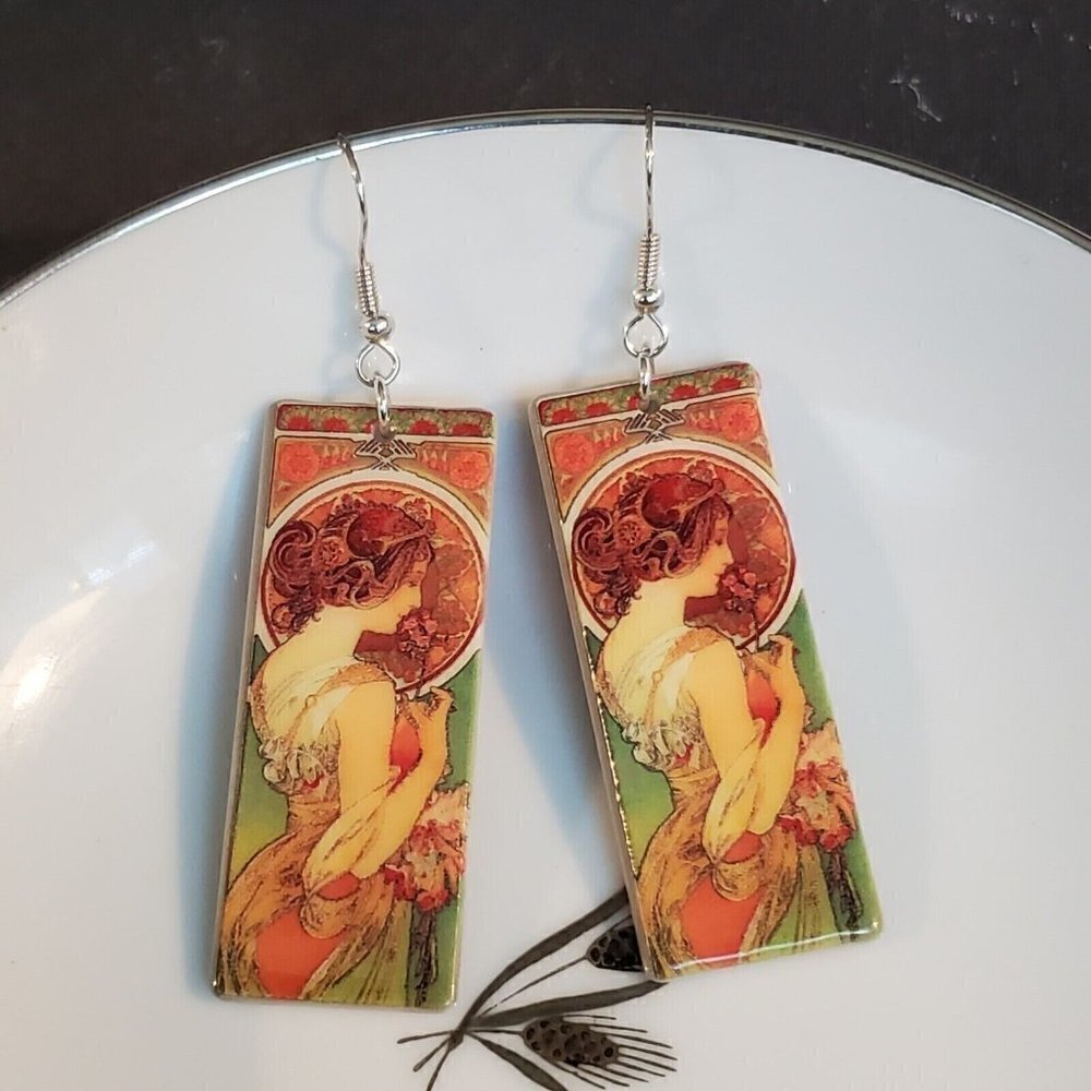 Art Nouveau Alfonse Mucha Painting Lucite Acrylic Rectangle Pendant Earrings - Picture 3 of 6